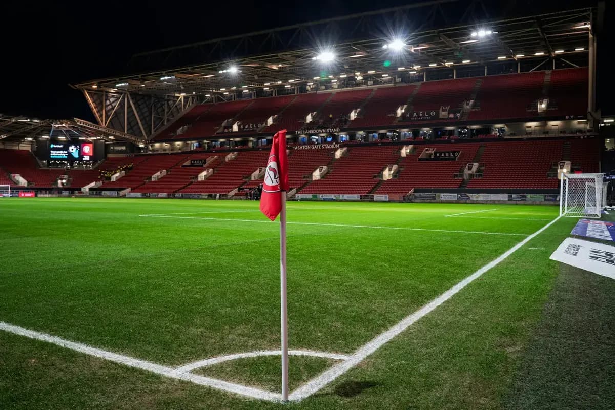 Exeter City suena para fichar a tres jóvenes de Bristol City
