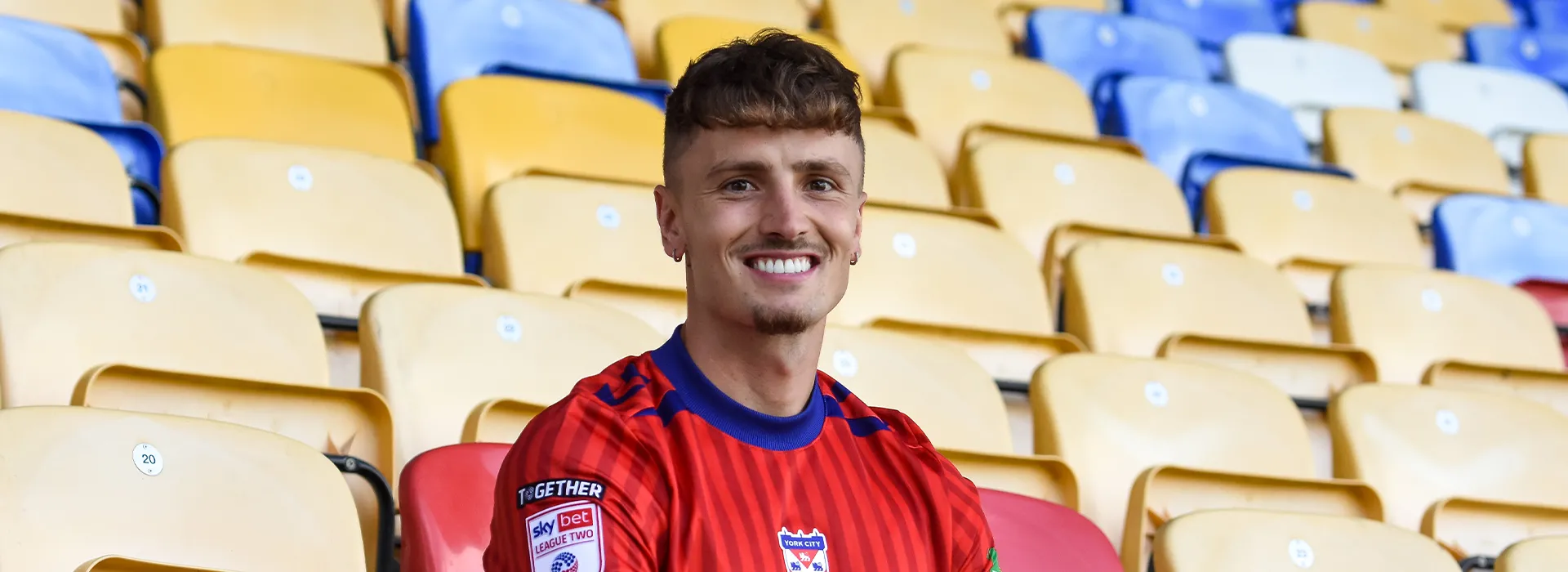 Harry Boyes es nuevo jugador de York City