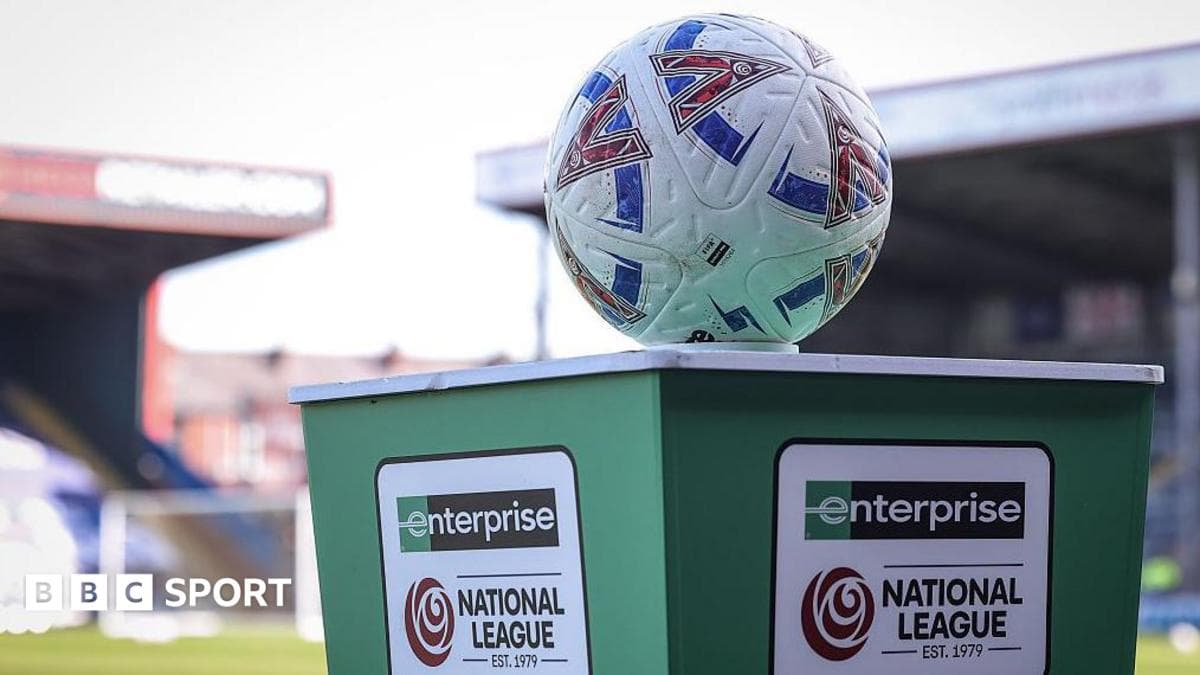 Fylde y Halifax Town buscan calma tras embargo de transferencias